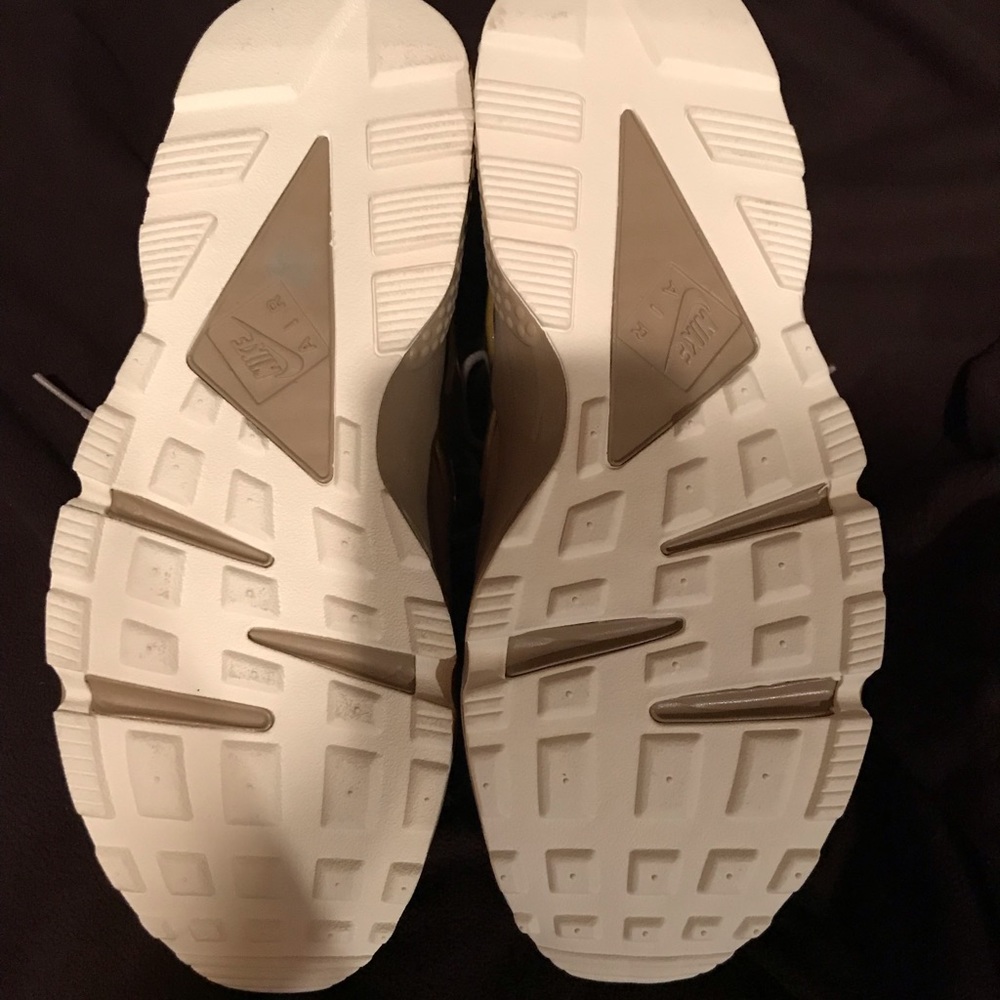 Nike - Picture 4 of 4
